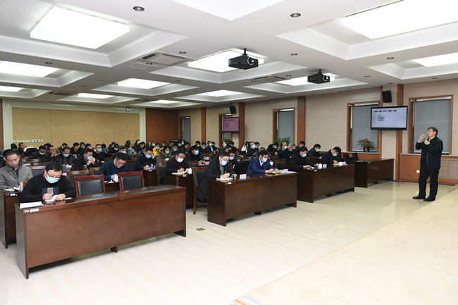 集團舉辦學習黨的十九屆五中全會 精神專題宣講會